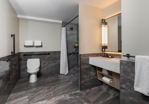 Suite King de 1 dormitorio - 1 cama extragrande - Adaptada para personas con movilidad reducida/Planta alta del hotel Thompson Central Park - New York