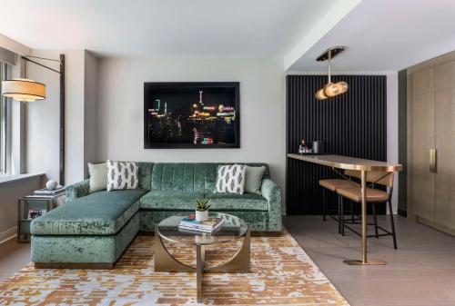 Suite Estudio con cama extragrande del hotel Thompson Central Park - New York. Foto 1