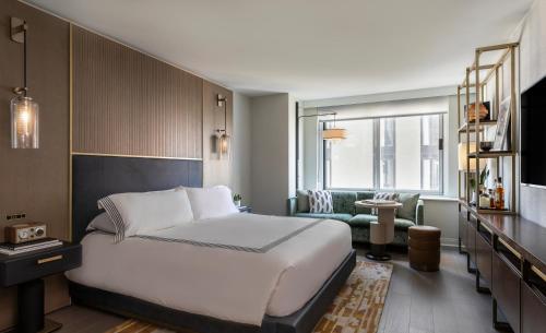 Habitación con cama extragrande y bañera adaptada - Adaptada para personas de movilidad reducida del hotel Thompson Central Park - New York. Foto 1