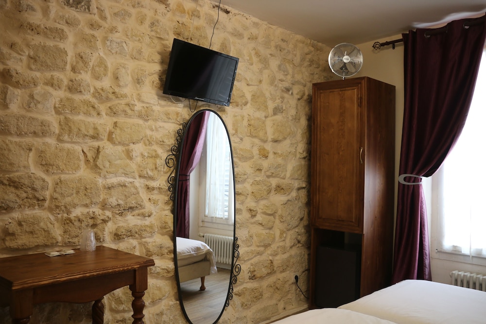 Habitación estándar con 2 camas individuales del hotel Grand Hotel de Clermont. Foto 12