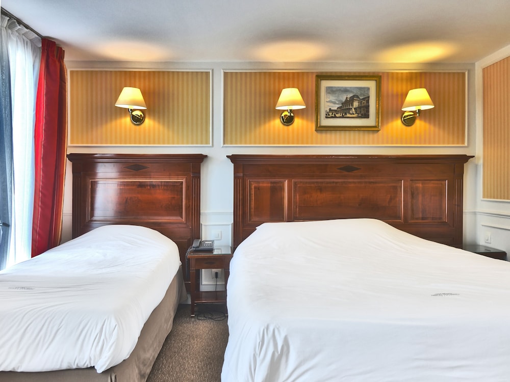 Habitación triple del hotel Touring