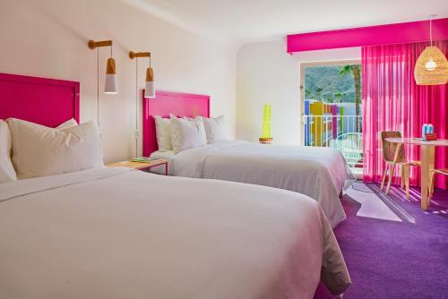 Mountain View 2 Queens del hotel The Saguaro Palm Springs. Foto 2