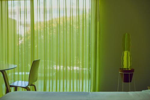 Habitación con 2 camas grandes - Adaptada para personas con discapacidad del hotel The Saguaro Palm Springs. Foto 4