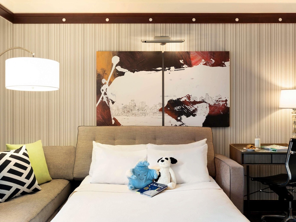 SUITE DE LUJO DE 1 DORMITORIO, 1 Cama King, Salón Independiente con Sofá Cama, 45 m² - 490 ft² del hotel Sofitel Philadelphia At Rittenhouse Square. Foto 7