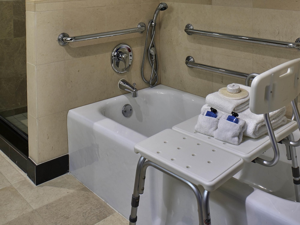 HABITACIÓN SUPERIOR, 1 Cama King, ACCESIBLE, BAÑERA CON BARRA DE APOYO, PLANTAS 4 - 11, 32 m² 350 ft² del hotel Sofitel Philadelphia At Rittenhouse Square