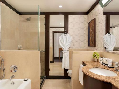 HABITACIÓN DE LUJO, 2 Camas Dobles, ACCESIBLE, BAÑERA CON BARRAS DE APOYO, 36 m² - 390 ft² del hotel Sofitel Philadelphia At Rittenhouse Square. Foto 3