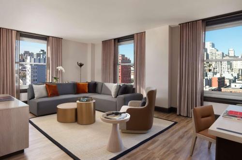 Suite de 1 dormitorio con cama extragrande - No fumadores del hotel The Clift Royal Sonesta San Francisco. Foto 2