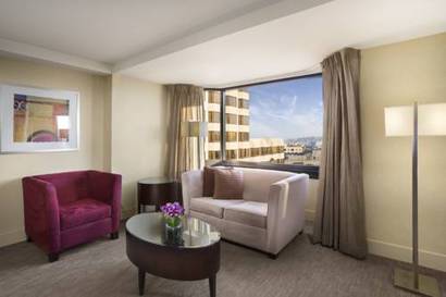 Suite Junior Deluxe con vistas - 1 cama extragrande del hotel Parc 55 San Francisco - A Hilton