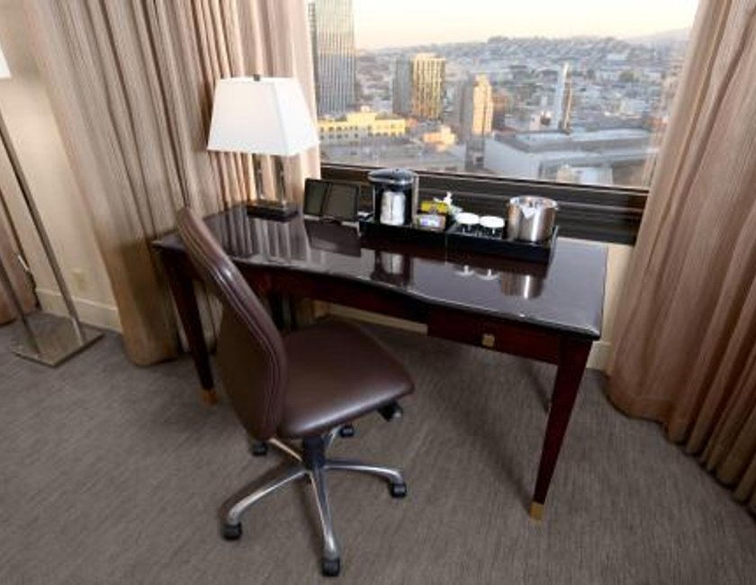 Deluxe Junior King Suite with View del hotel Parc 55 San Francisco - A Hilton. Foto 2