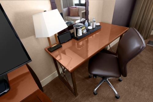 Habitación con vistas al perfil urbano - 1 cama extragrande del hotel Parc 55 San Francisco - A Hilton