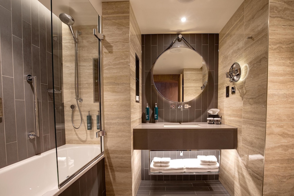 Habitación, 1 cama king (con bicicleta Peloton) - Acceso al salón del hotel Hilton London Bankside. Foto 5