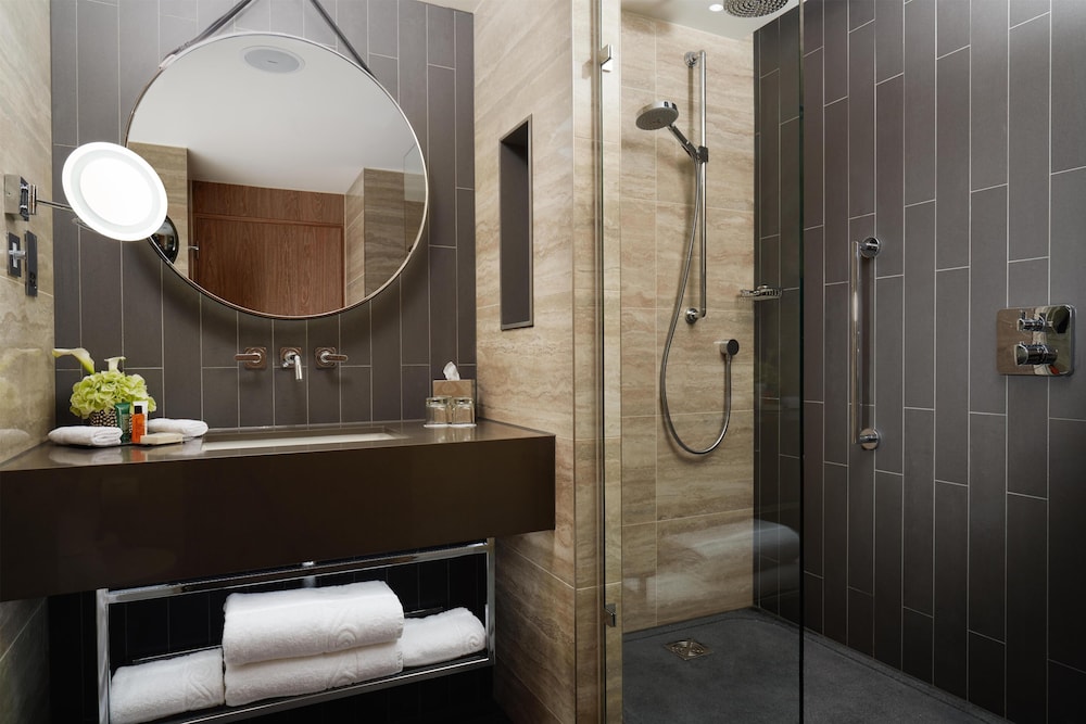 Habitación básica, 1 cama de matrimonio grande del hotel Hilton London Bankside