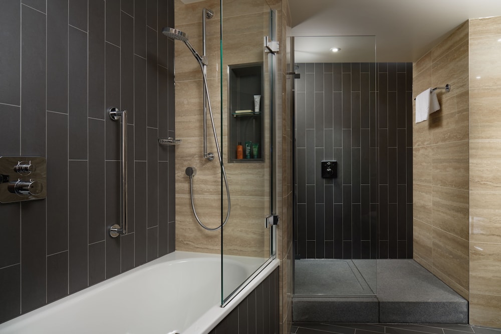 Suite ejecutiva, 1 cama king - Acceso al salón del hotel Hilton London Bankside. Foto 2