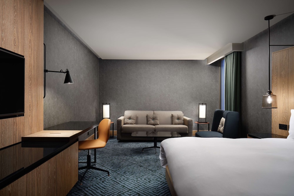 Suite junior, 1 cama king - Acceso al salón del hotel Hilton London Bankside. Foto 1