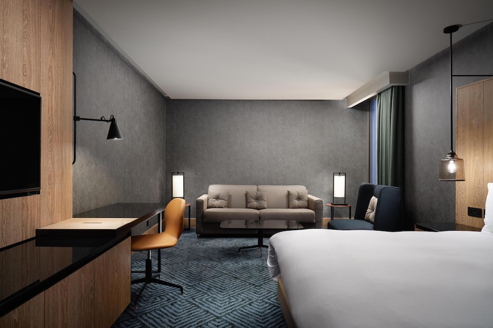 Suite junior, 1 cama king - Acceso al salón del hotel Hilton London Bankside. Foto 2