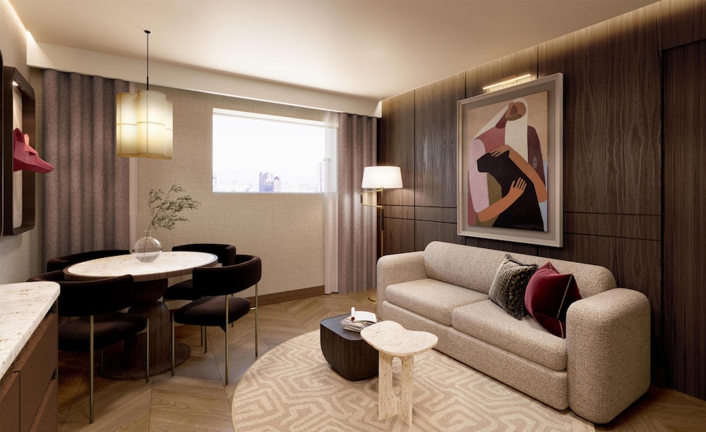 Suite Premier, 1 cama de matrimonio grande del hotel Hilton London Bankside. Foto 1