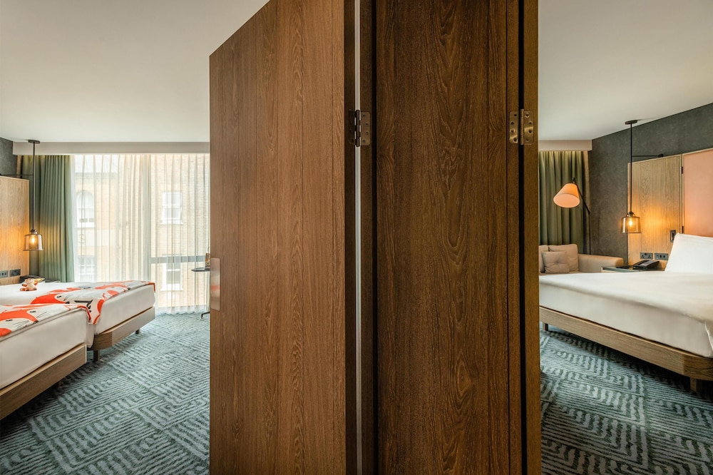 Habitación familiar, habitaciones comunicadas del hotel Hilton London Bankside. Foto 10