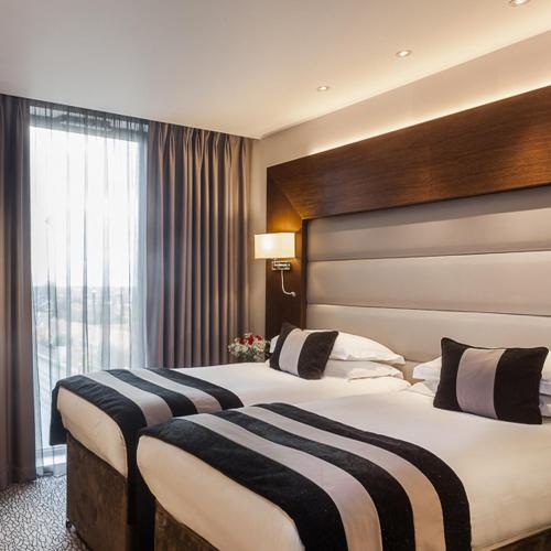 Habitación Doble Club - 2 camas del hotel Park Grand London Heathrow. Foto 3
