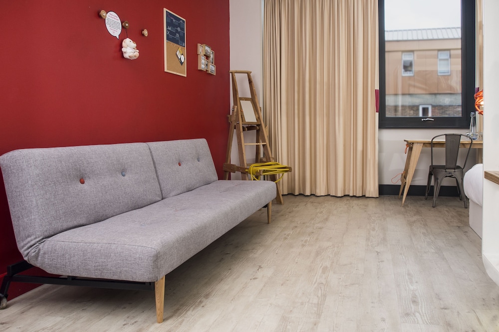 Habitación ejecutiva doble, 1 cama doble del hotel The Corner London City. Foto 3