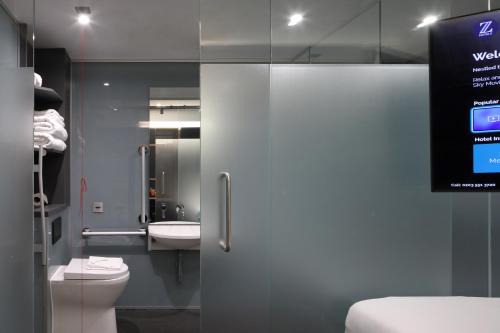 Habitación adaptada para personas con movilidad reducida - Cama grande del hotel Z Piccadilly. Foto 4
