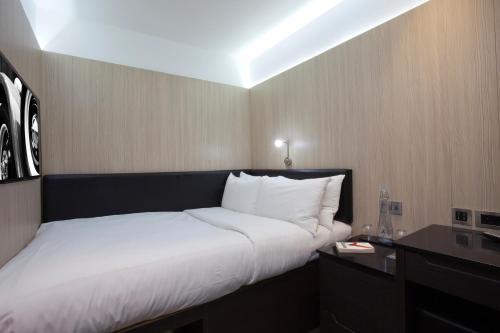 Habitación sin ventana - 1 cama grande del hotel Z Piccadilly