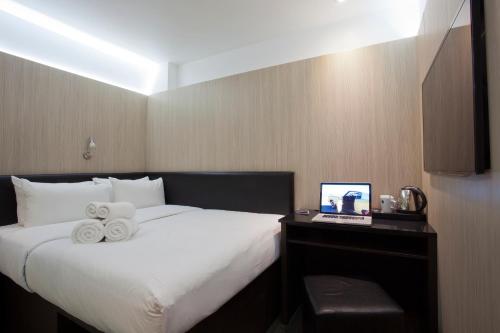 Habitación sin ventana - 1 cama grande del hotel Z Piccadilly. Foto 3