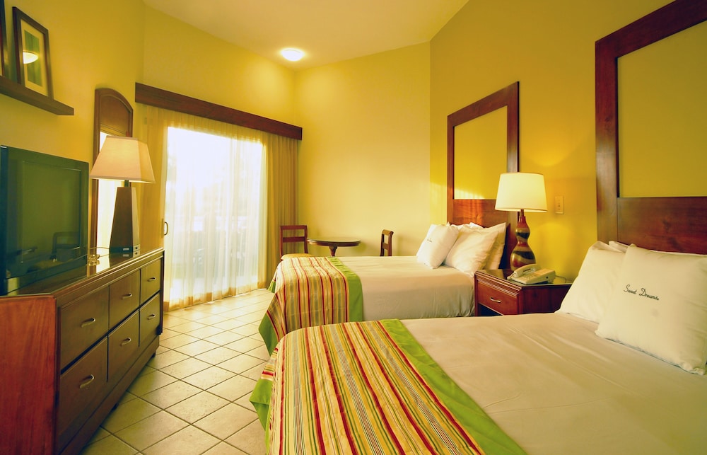 Accesibility Preference 2 Double Beds del hotel Fiesta Resort Central Pacific - All Inclusive. Foto 1