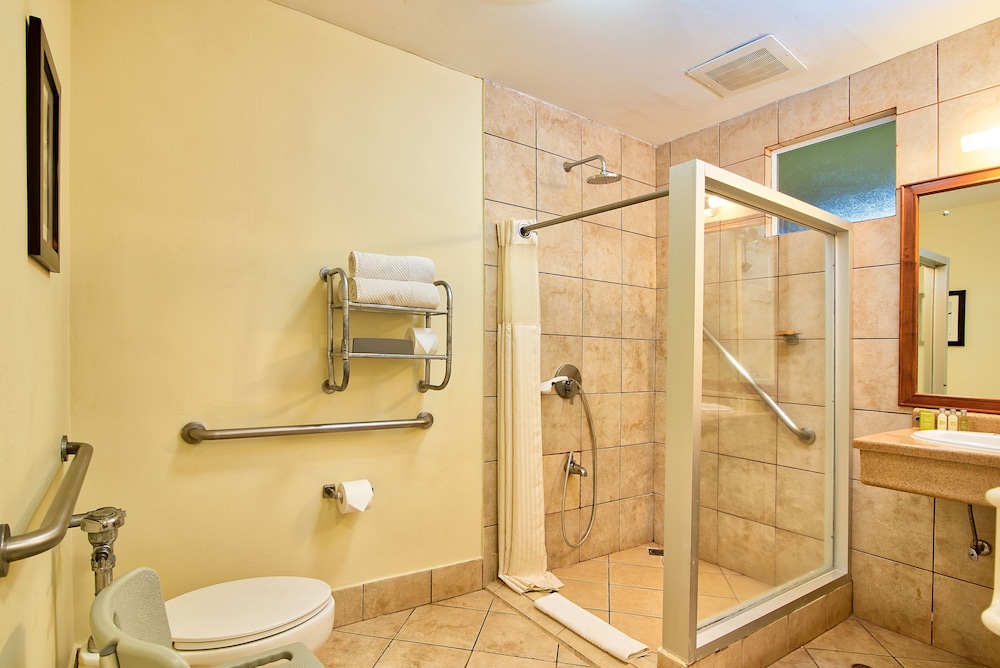Accesibility Preference 2 Double Beds del hotel Fiesta Resort Central Pacific - All Inclusive. Foto 3