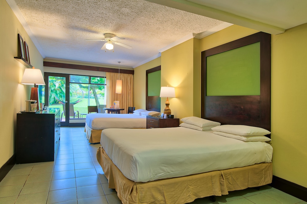 JR Suite Garden View del hotel Fiesta Resort Central Pacific - All Inclusive. Foto 3