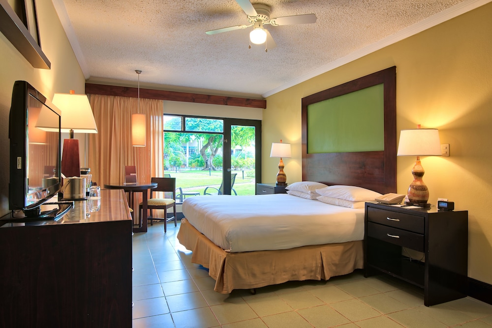 Fiesta 1 King Bed del hotel Fiesta Resort Central Pacific - All Inclusive