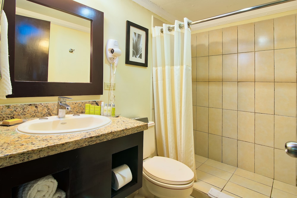 Fiesta 1 King Bed del hotel Fiesta Resort Central Pacific - All Inclusive. Foto 3