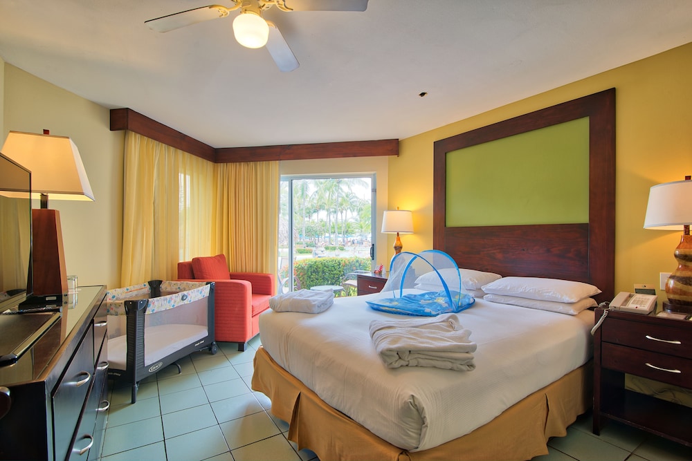 Habitación familiar doble del hotel Fiesta Resort Central Pacific - All Inclusive
