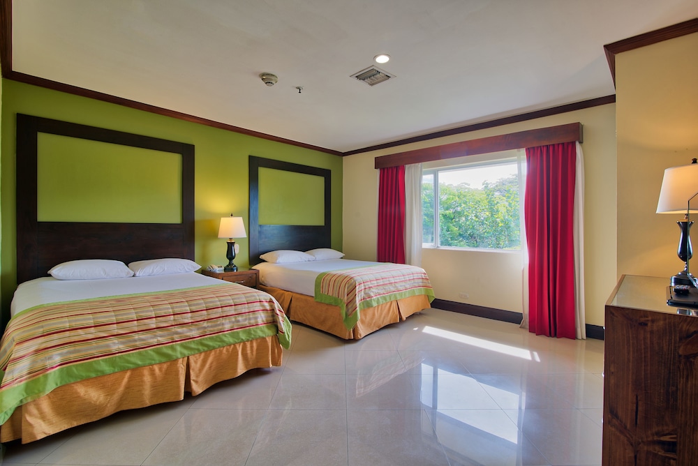 Habitación familiar doble del hotel Fiesta Resort Central Pacific - All Inclusive. Foto 4