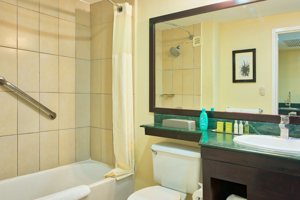 Habitación familiar doble del hotel Fiesta Resort Central Pacific - All Inclusive. Foto 5