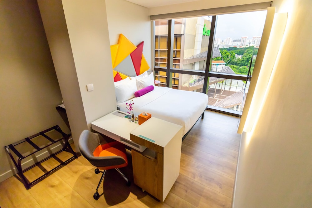 Habitación estándar Queen con vistas a la piscina del hotel Ibis Styles Singapore On Macpherson. Foto 3