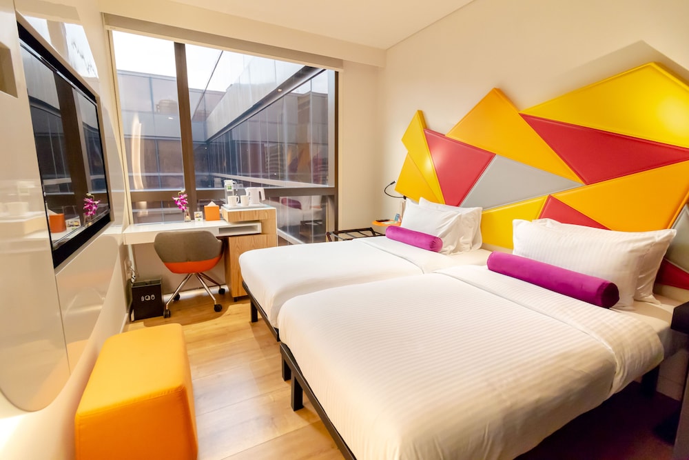 Habitación estándar Queen con vistas a la piscina del hotel Ibis Styles Singapore On Macpherson. Foto 5