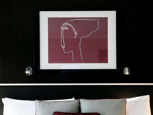 Suite Junior con cama extragrande del hotel Sofitel Washington Dc Lafayette Square. Foto 4