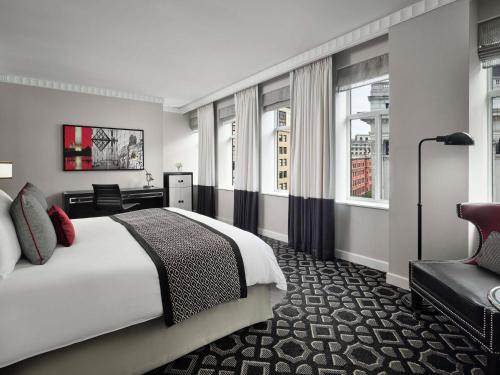 Habitación de lujo - 1 cama extragrande del hotel Sofitel Washington Dc Lafayette Square. Foto 3