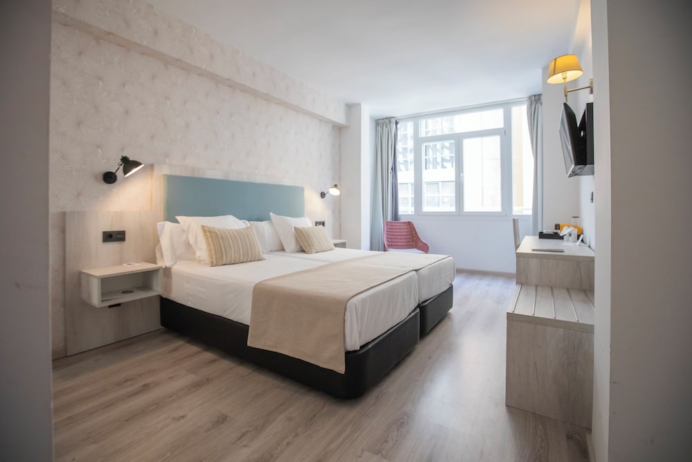 Habitación con 1 cama doble o 2 individuales del hotel Soho Bahia Malaga