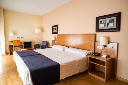 Habitación Triple del hotel Villa San Juan. Foto 6