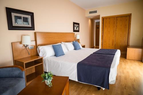 Habitación Triple del hotel Villa San Juan. Foto 7