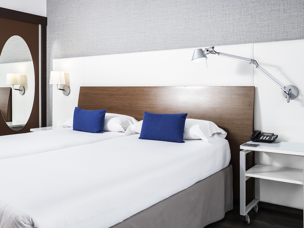 Habitación con 2 camas individuales, 2 camas individuales del hotel Ibis Styles A Coruña. Foto 1