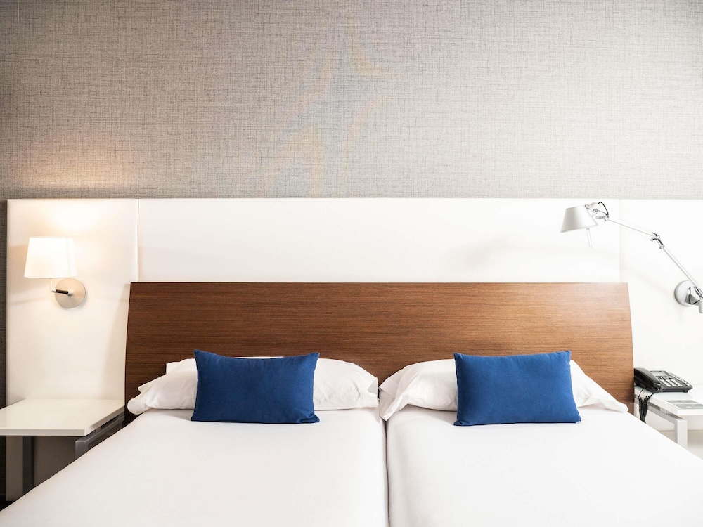 Habitación con 2 camas individuales, 2 camas individuales del hotel Ibis Styles A Coruña. Foto 4