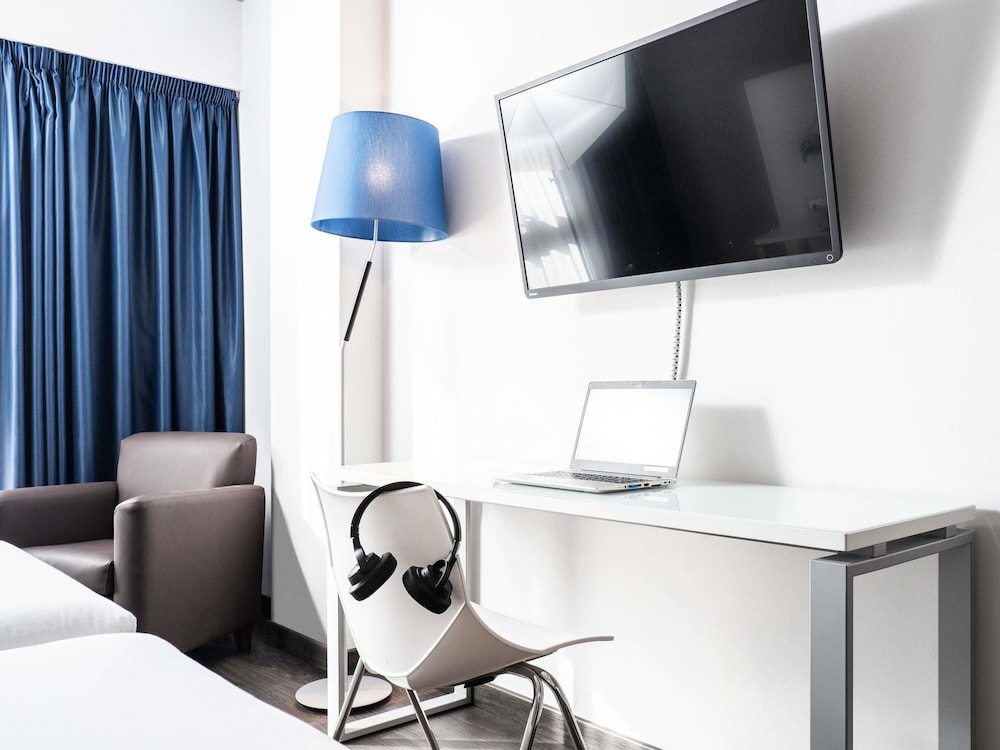 Habitación con 2 camas individuales, 2 camas individuales del hotel Ibis Styles A Coruña. Foto 5