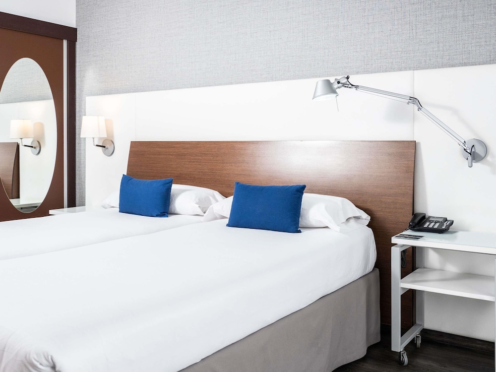 Habitación con 2 camas individuales, 2 camas individuales del hotel Ibis Styles A Coruña. Foto 7