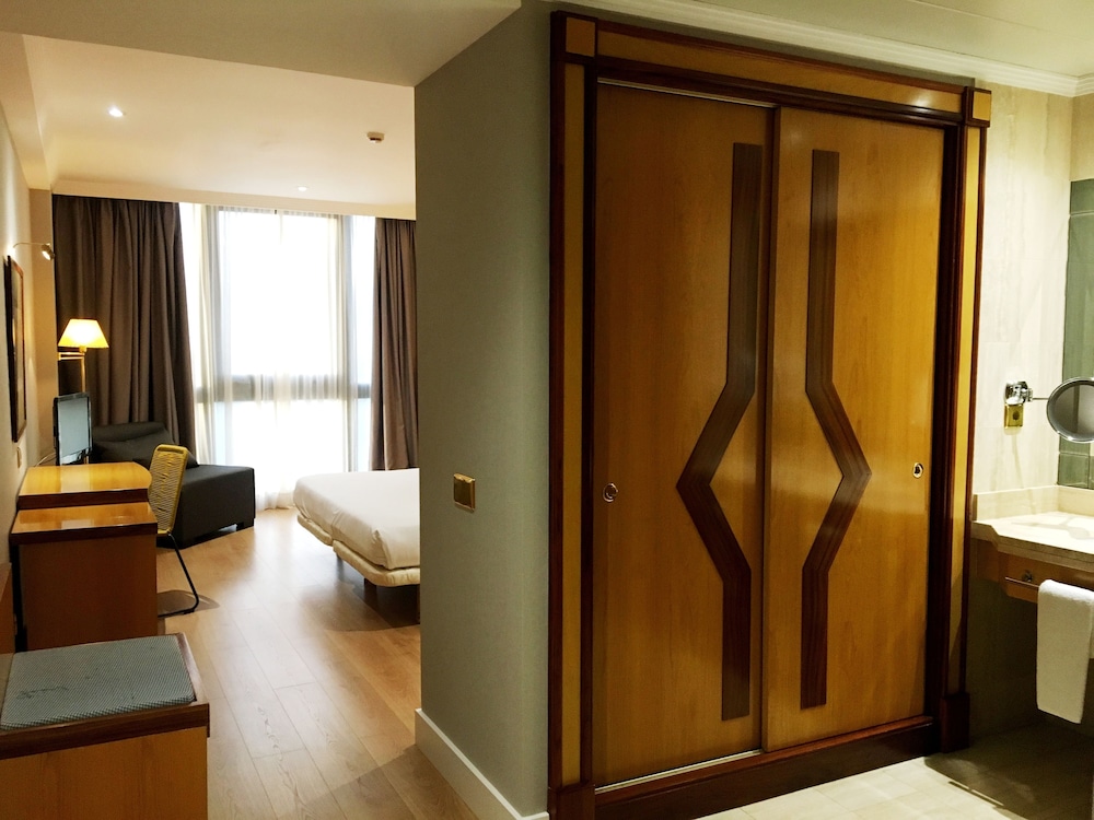 Habitación estándar doble del hotel Oca Puerta Del Camino. Foto 3