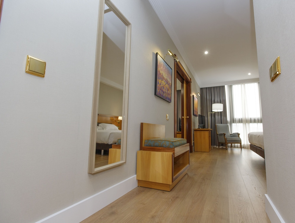 Suite del hotel Oca Puerta Del Camino. Foto 6