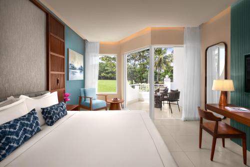 Habitación Superior con vistas al jardín - 1 cama extragrande del hotel Taj Bentota Resort and Spa