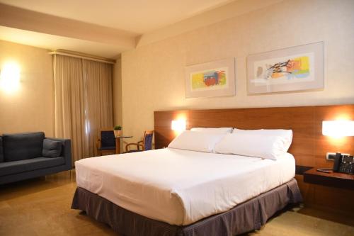 Habitación Superior del hotel Sercotel Palacio De Tudemir. Foto 2