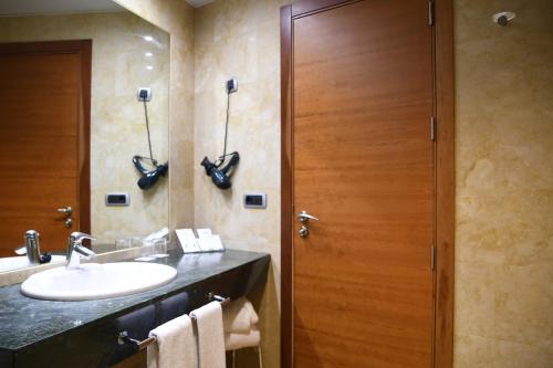Habitación Superior del hotel Sercotel Palacio De Tudemir. Foto 3